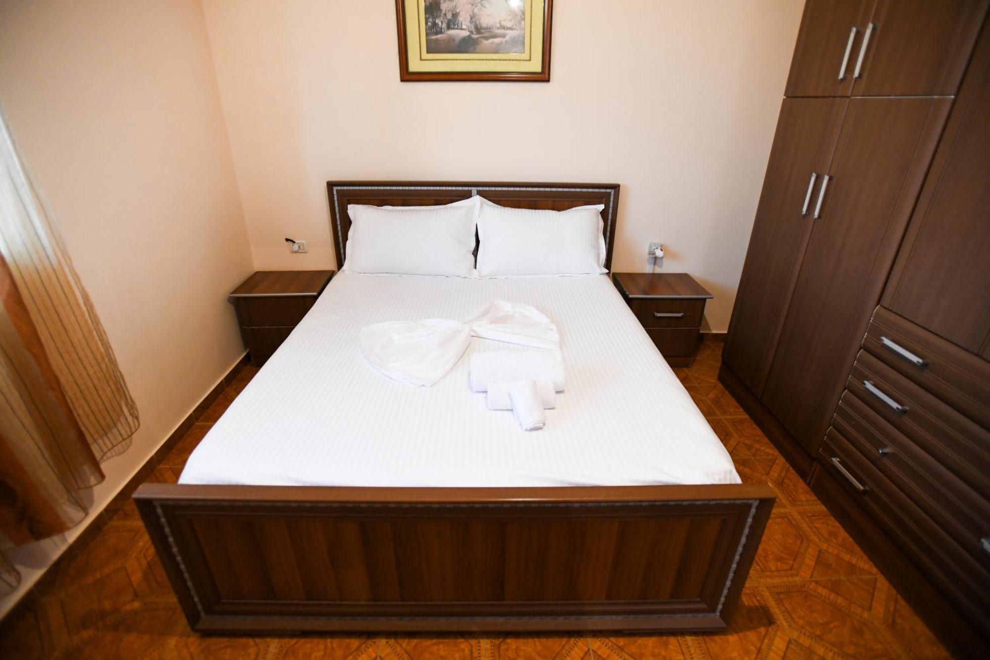 Apartment Darlin Berat Exterior foto