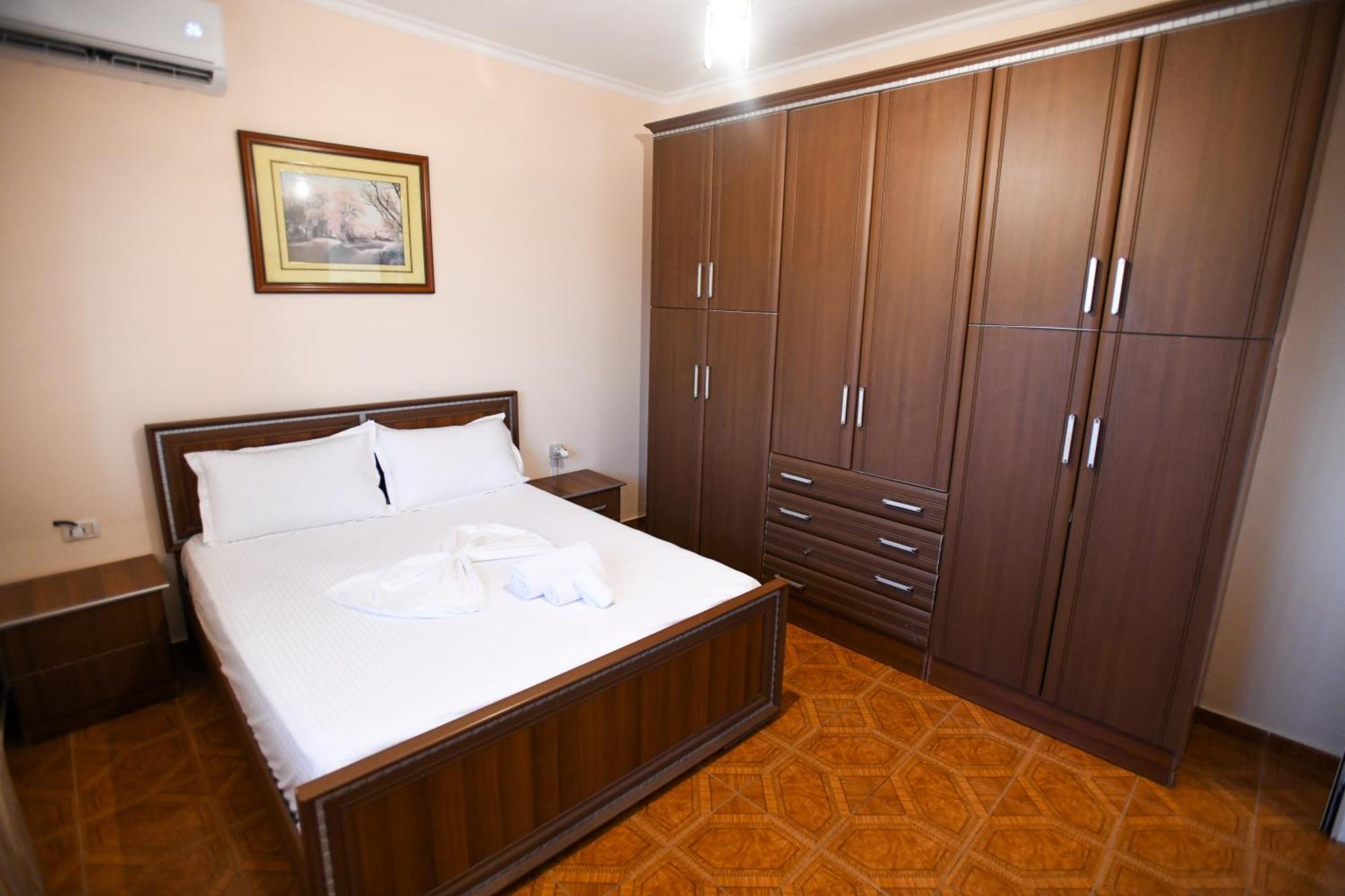 Apartment Darlin Berat Exterior foto