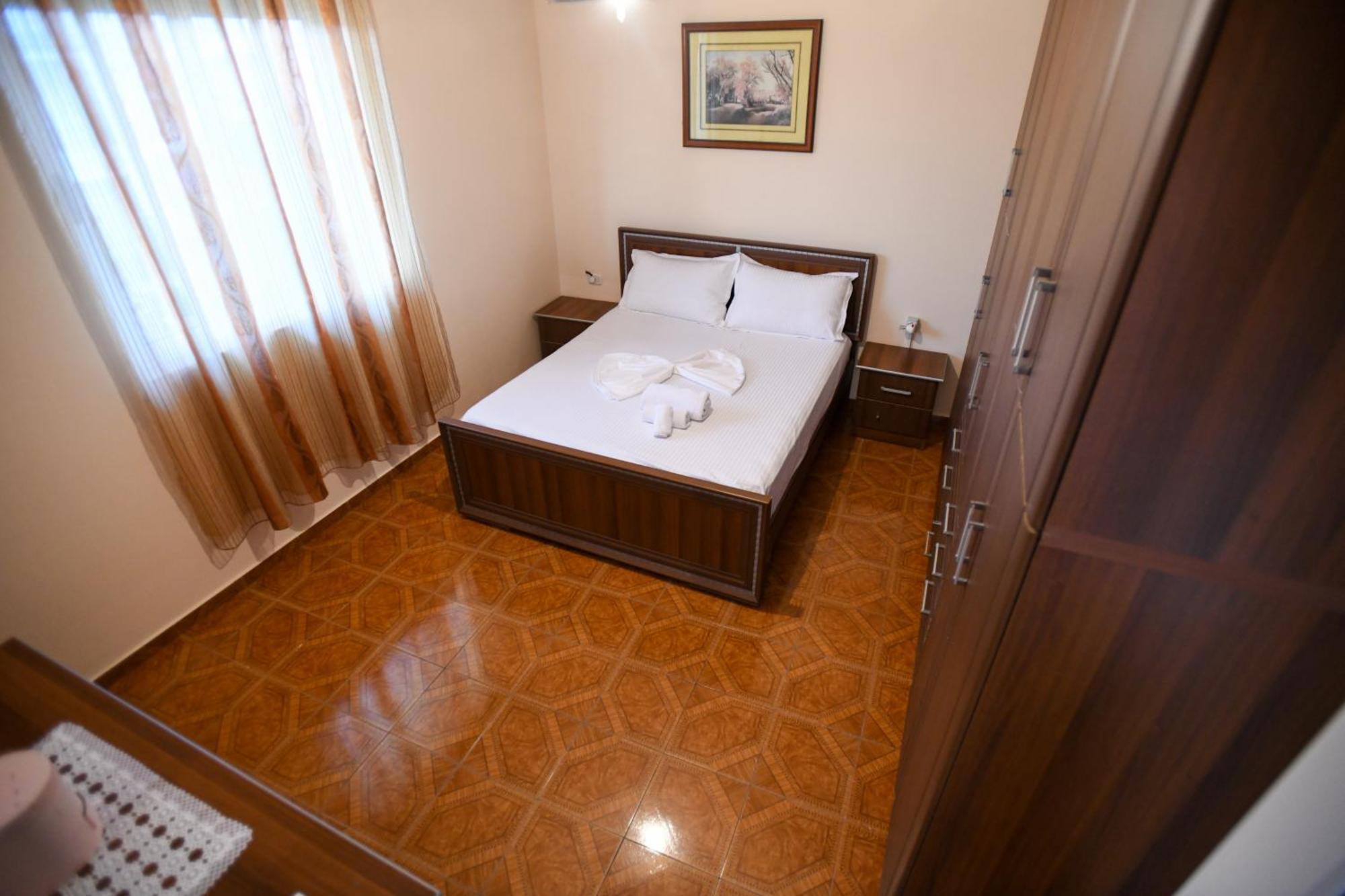 Apartment Darlin Berat Exterior foto