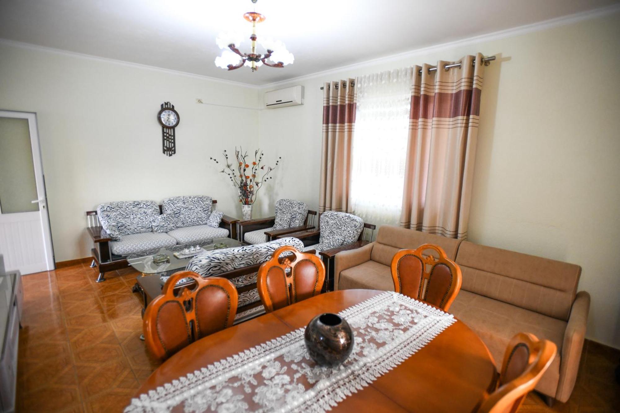 Apartment Darlin Berat Exterior foto